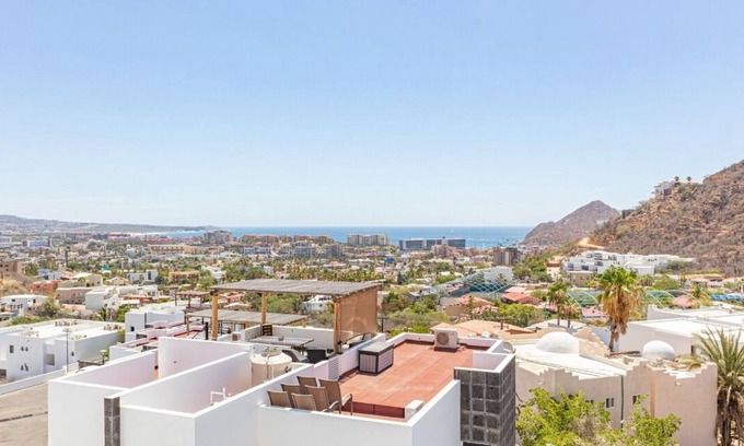 Libertad Apartamento | 2-Bedroom Condo with Ocean Views