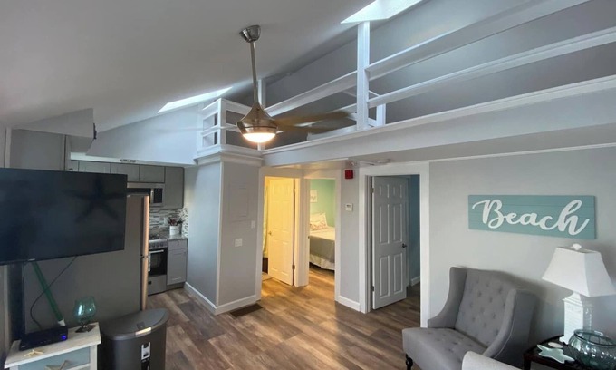 Dennis Port Condominio | 2 bedroom condo right across from the Beach, great for family/friend vacations