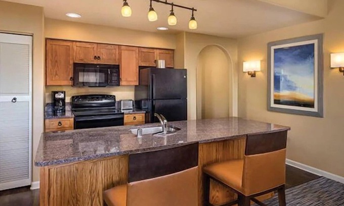 South Mountain Complejo | 2 Bedroom Condo