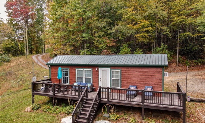 Vilas Cabaña | 2-bedroom cottage just 29 minutes from Appalachian State University