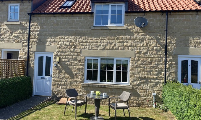 Helmsley Cabaña | 2 Bedroom Cottage Situated in The centre of Helmsley With Off Street Parking