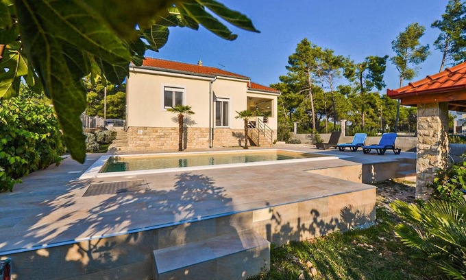 Bibinje Casa | Acogedora casa de 2 dormitorios en.