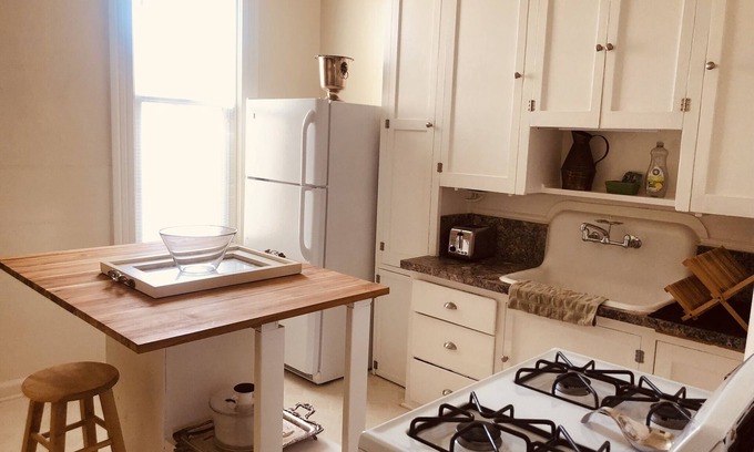 Livingston Casa | 2 Bedroom Downtown Livingston, Guest Suite