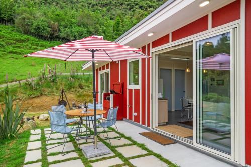 Tararua Forest Park Casa | 2 Bedroom Eco Cottage - Reikorangi