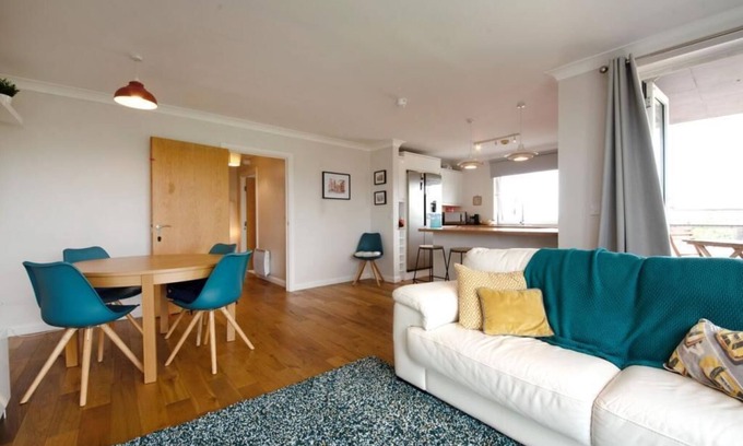 Basingstoke Apartamento | 2-bedroom flat - Central location - Executive living