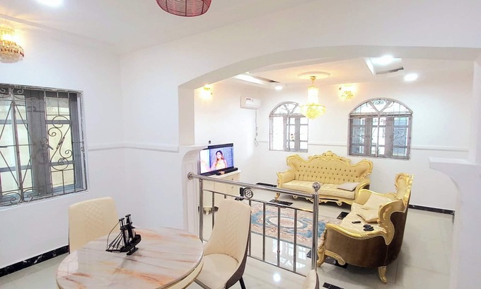 Obazu Casa | 2-BEDROOM for short/Longer stays. Whole building