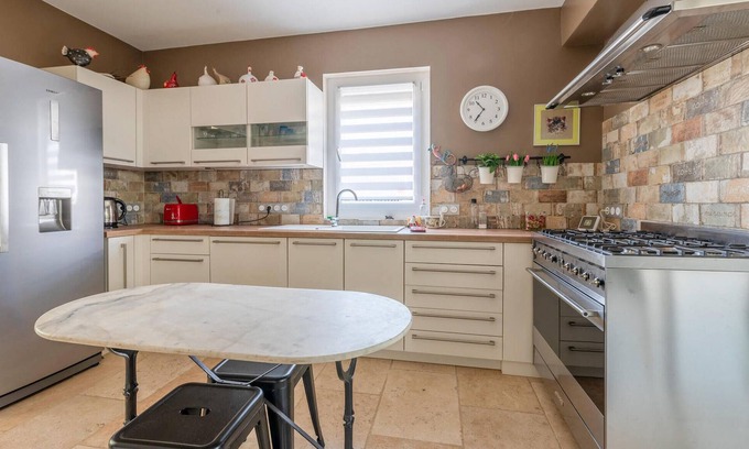 Jonquieres-Saint-Vincent Casa | 2 bedroom accommodation in Jonquières St Vincent