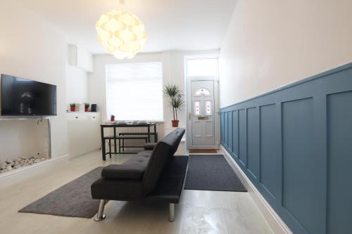 Kearsley Casa | 2-Bedroom, Free Parking, High Speed Wi-Fi, Swinton Manchester
