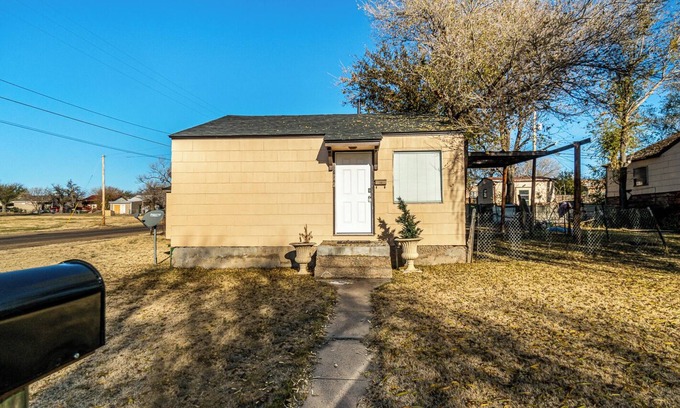 Borger Casa | 2 Bedroom furnished home in Borger TX, WiFi Included
