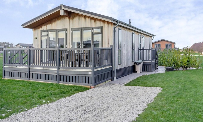 Carlton-in-Cleveland Cabina | 2 bedroom accommodation in Great Ayton, Yorkshire Moors and Coast