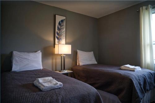 Roseneath Casa | 2 Bedroom Harbor Front Condo 8L