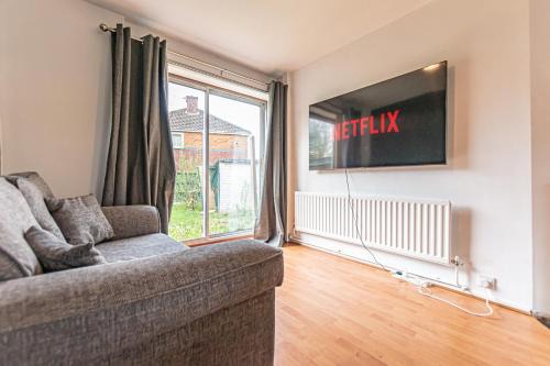 Bootle Casa | 2 Bedroom Home - Netflix , Nice Area