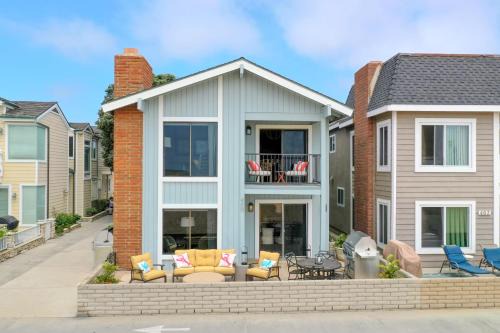 Balboa Peninsula Casa | 2 Bedroom Home on the Beach with Ocean View