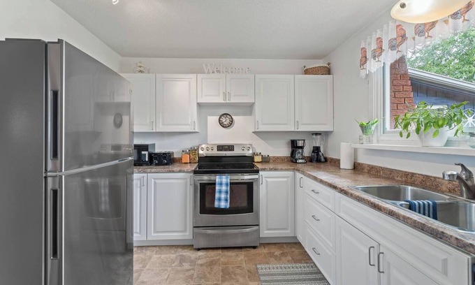 Port Carling Casa | 2-Bedroom Home Port Carling, Muskoka – Great for Work or Extra Cottage Guests!