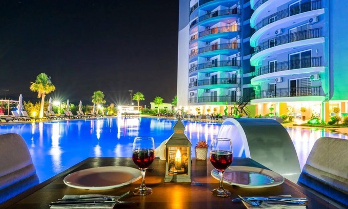 Trikomo Apartamento | 2-bedroom hotel apartment with pool , gym, sauna, spa in iskele