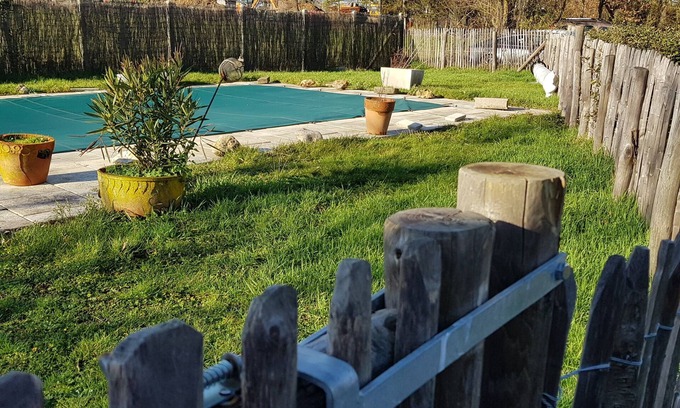 Fondettes Casa | Casa de 2 dormitorios, jardín cerrado, a ras del suelo con acceso a la piscina.