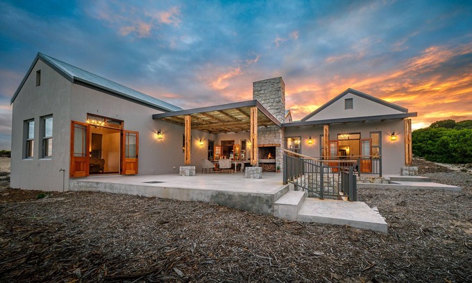 Gansbaai Casa | 2-bedroom house in awesome Gansbaai with WiFi