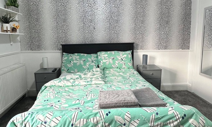 Failsworth Casa | 2 Bedroom House in Manchester