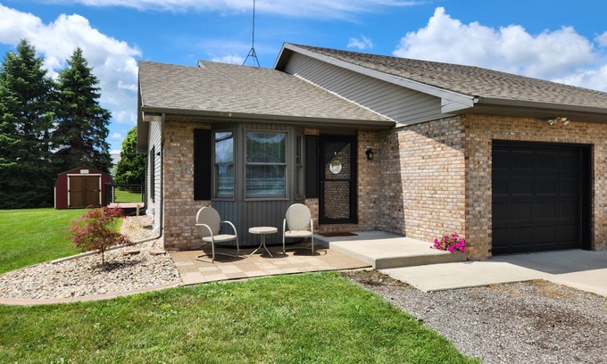 Shipshewana Casa | 2-bedroom house in welcoming Shipshewana with AC, WiFi