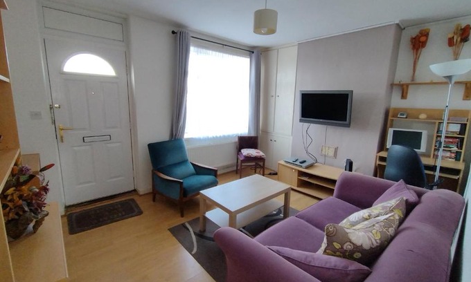 Stanground Casa | 2 bedroom house near city centre