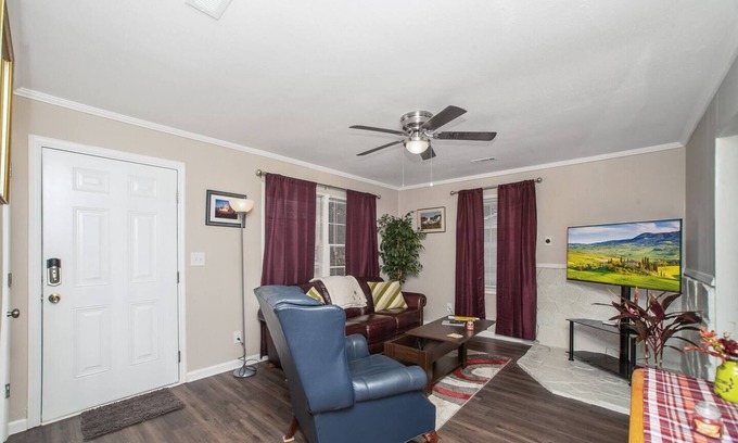 Hanahan Casa | 2 Bedroom Just Mins. from Shopping & Restaurants