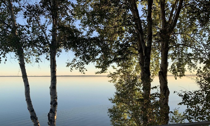 Westerose Cabina | 2 Bedroom Lakefront Rustic Cabin