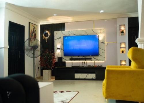Alimosho Apartamento | 2 Bedroom Luxury Apartment with Pool -24Hrs Power -PS4