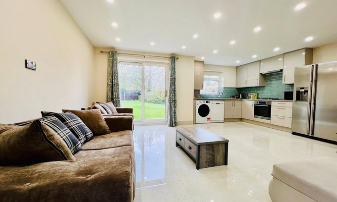 Uxbridge South Apartamento | 2 Bedroom Luxury Flat or Appartment near Heathrow with Garden