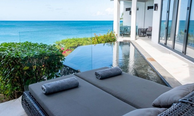 Fryes Beach Villa | Villa moderna de 2 dormitorios con impresionantes vistas a la playa en Tamarind Hills