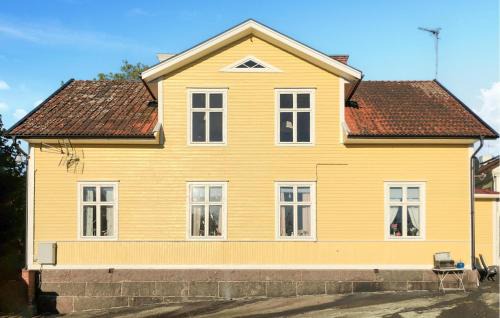 Figeholm Apartamento | 2 Bedroom Nice Apartment In Figelholm