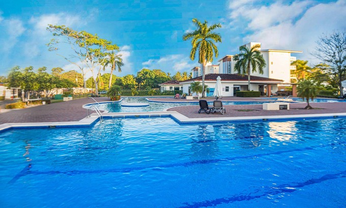Bejuco Apartamento | 2 Bedroom Oceanfront Condo with Wi-Fi, AC and Pool