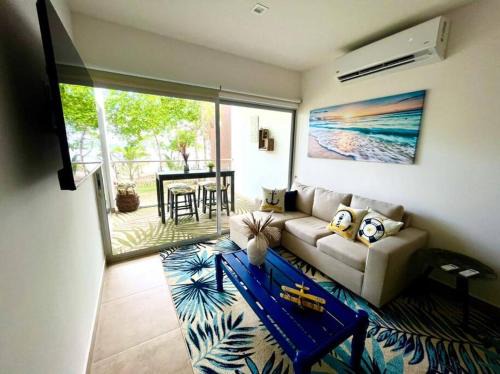 Bejuco Apartamento | 2 Bedroom Oceanfront Condo with Wi-Fi, AC and Pool
