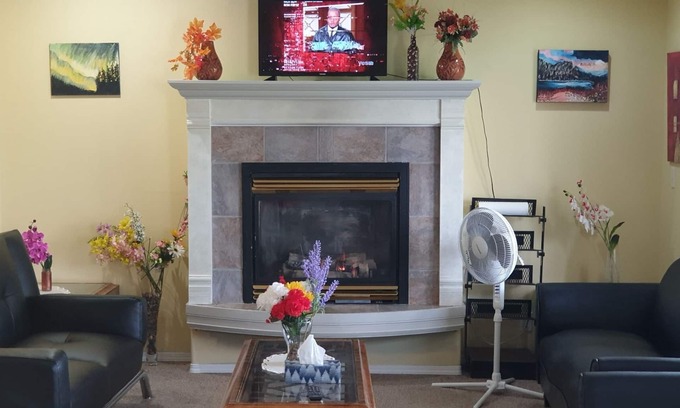 Shawnessy Apartamento | 2 Bedroom, one Bath, furnished suite, ideal for couples, small family & Singles
