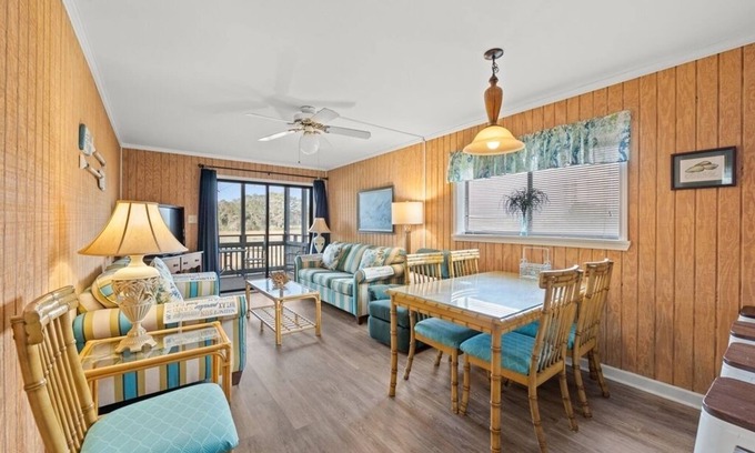 The Dunes Condominio | 2 Bedroom overlooking the salt Marsh with an easy walk to the beach