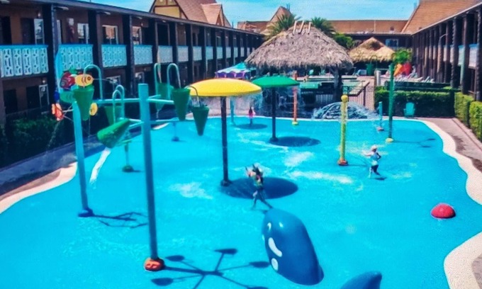 Cocoa Beach Complejo | 2-bedroom resort in fantastic Cocoa Beach with WiFi, AC, on the beach