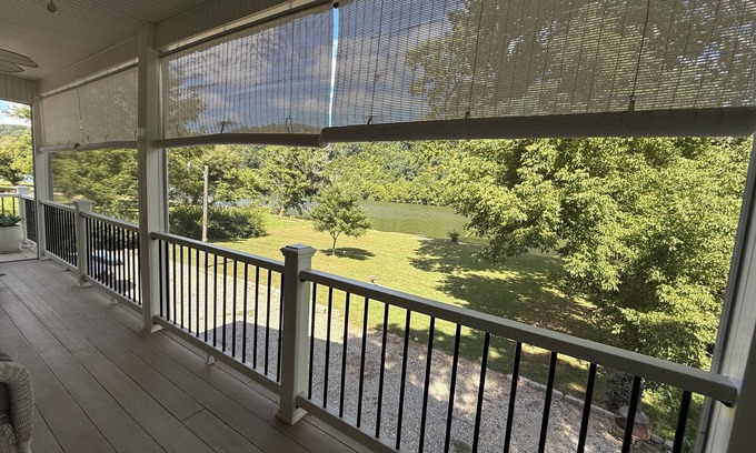 Allisonia Casa | 2 Bedroom Riverfront House on the New River Trail