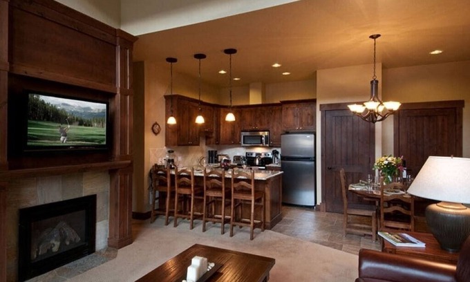 Breckenridge Cabina | 2 bedroom ski in/ski out on Peak 7