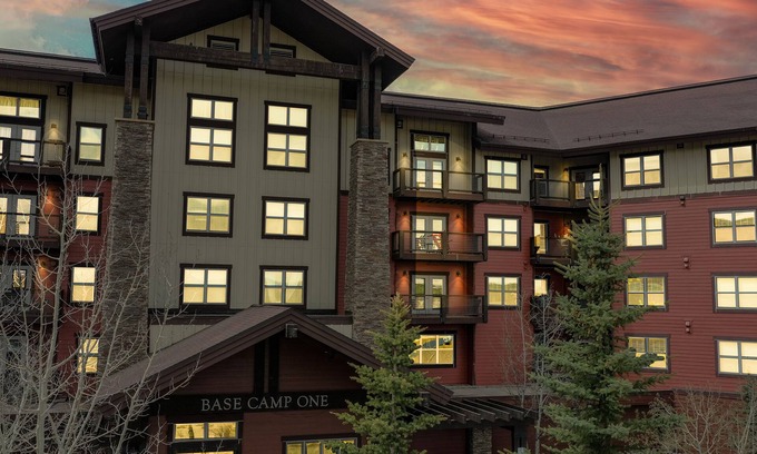 Silvercreek Condominio | 2-Bedroom Ski-In/Ski-Out Condo in Granby Ranch - Your Perfect Mountain Retreat!
