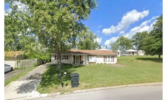 New Albany Casa | 2-bedroom, sleeps 5, 15 min to downtown Louisville