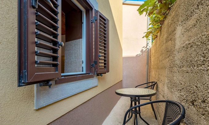 Susak Casa | Impresionante casa de 2 dormitorios en.