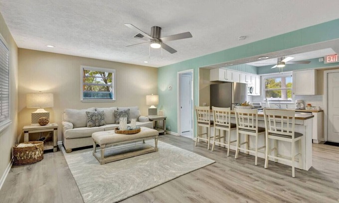 Indian River Estates Casa | 2 bedroom tropical pool home