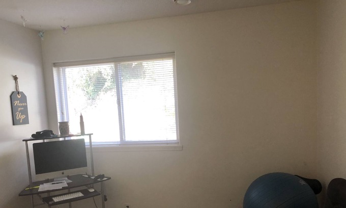 Port Alberni Apartamento | 2 Bedroom Unit Across From River