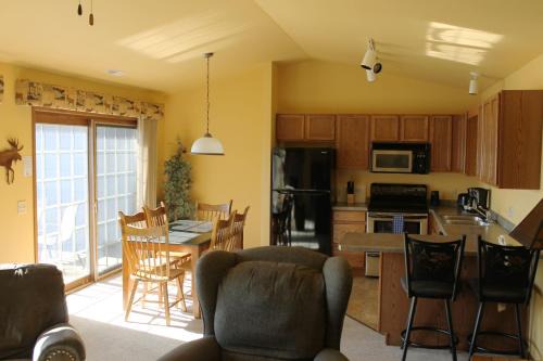 Eagle River Casa | 2 Bedroom upper Duck Lake Condo at Wild Eagle Lodge