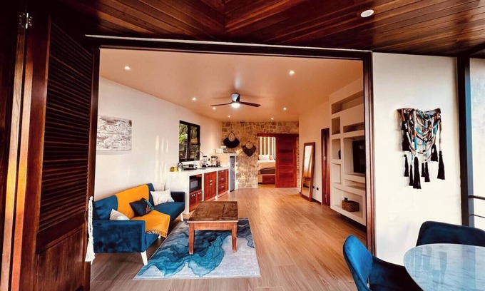 Arancibia Villa | 2-bedroom villa in peaceful Puntarenas Province with AC, WiFi