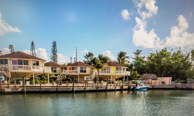 Marathon Villa | 2-bedroom villa in fantastic Marathon with WiFi, AC