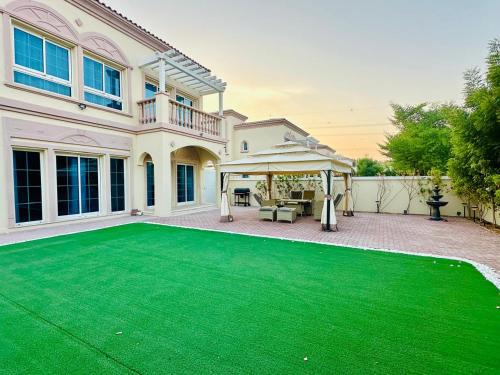Jumeirah Village Villa | 2 Bedroom Villa With Huge Garden