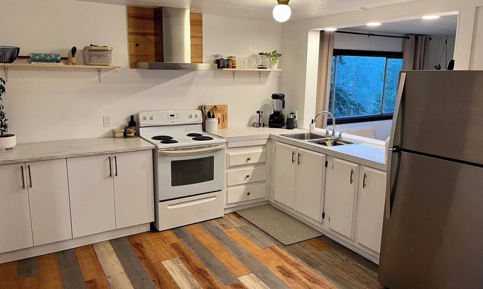 Salt Spring Island Casa | 2 Bedroom with Stunning Views