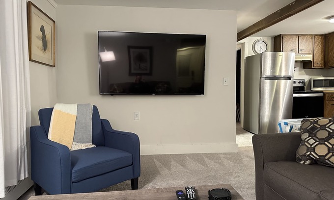 West Bridgewater Apartamento | 2 Bedroom with Hot Tub - 1 Minute from Gondola - Skyeship House
