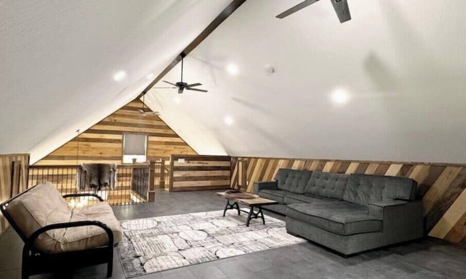 Dennison Cabina | 2 Bedroom With Loft - 2.25 miles from Enchanted Acres Wedding Venues.