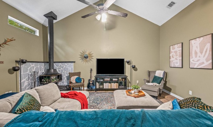 Shalimar Casa | 2 bedroom with loft in Shalimar